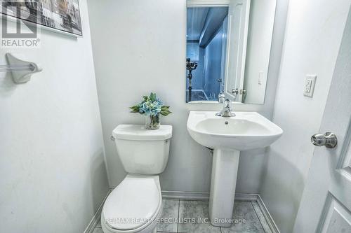 4 - 2500 Post Road, Oakville, ON - Indoor Photo Showing Bathroom