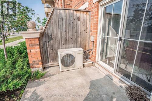 #4 -2500 Post Rd, Oakville, ON - Outdoor With Exterior