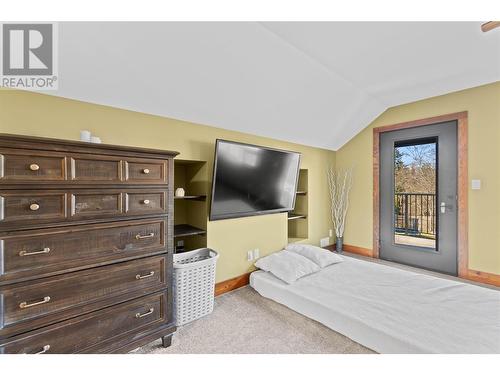1401 20 Street Se, Salmon Arm, BC - Indoor Photo Showing Bedroom
