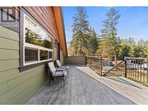 1401 20 Street Se, Salmon Arm, BC - Outdoor With Deck Patio Veranda With Exterior