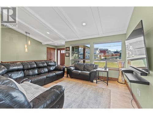 1401 20 Street Se, Salmon Arm, BC - Indoor Photo Showing Other Room