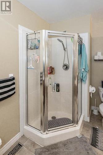 19 Sinclair Street, Guelph, ON - Indoor Photo Showing Bathroom