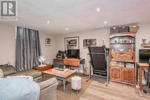 19 Sinclair St, Guelph, ON - Indoor Photo Showing Living Room