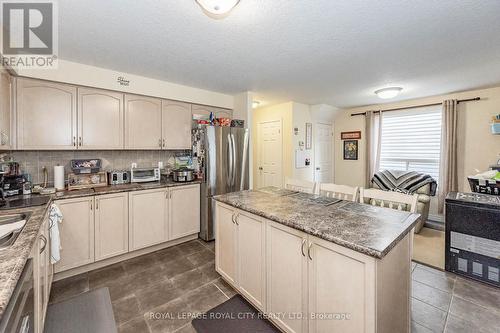 19 Sinclair St, Guelph, ON - Indoor Photo Showing Kitchen