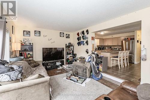 19 Sinclair St, Guelph, ON - Indoor Photo Showing Living Room