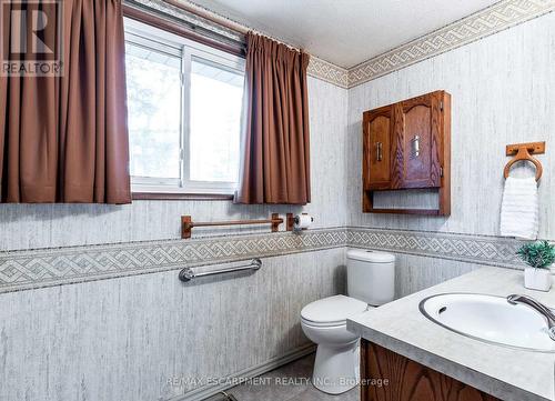 108 Lowden Ave, Hamilton, ON - Indoor Photo Showing Bathroom