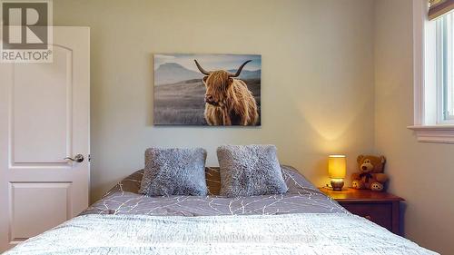 19 Locke Ave, Clearview, ON - Indoor Photo Showing Bedroom