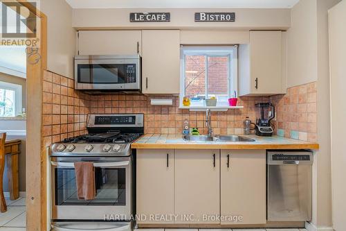 2118 Bosack Court, Mississauga, ON - Indoor Photo Showing Kitchen With Double Sink