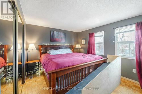 2118 Bosack Court, Mississauga, ON - Indoor Photo Showing Bedroom