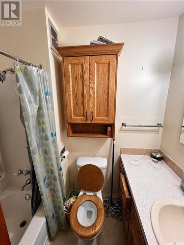 2 4341 Rae Street, Regina, SK - Indoor Photo Showing Bathroom