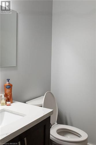 11 Coates Street, Walkerton, ON - Indoor Photo Showing Bathroom