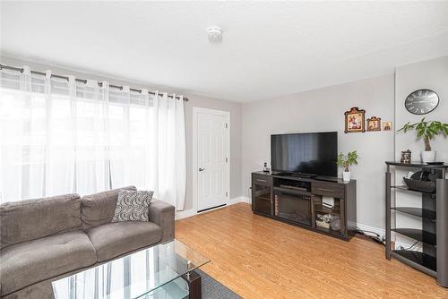10 Angus Road|Unit #103, Hamilton, ON - Indoor Photo Showing Living Room