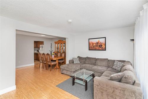 10 Angus Road|Unit #103, Hamilton, ON - Indoor Photo Showing Living Room