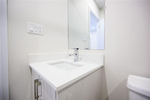 683 Main Street E|Unit #5, Hamilton, ON - Indoor Photo Showing Bathroom