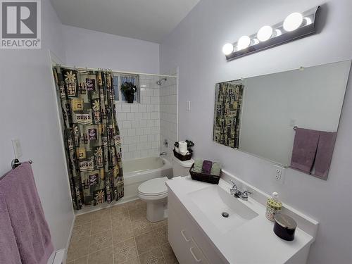 1103 8Th Street, Keremeos, BC - Indoor Photo Showing Bathroom