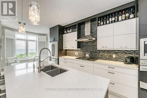 1083 Beach Boulevard, Hamilton, ON - Indoor Photo Showing Kitchen With Double Sink With Upgraded Kitchen