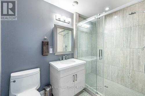 1083 Beach Blvd, Hamilton, ON - Indoor Photo Showing Bathroom