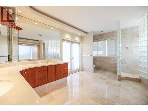 3715 30Th Avenue, Osoyoos, BC - Indoor Photo Showing Bathroom