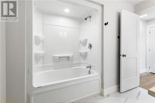 152 Elsliger St, Dieppe, NB - Indoor Photo Showing Bathroom