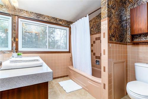 108 Lowden Avenue, Ancaster, ON - Indoor Photo Showing Bathroom