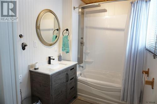 59 Ontario St, Elk Lake, ON - Indoor Photo Showing Bathroom
