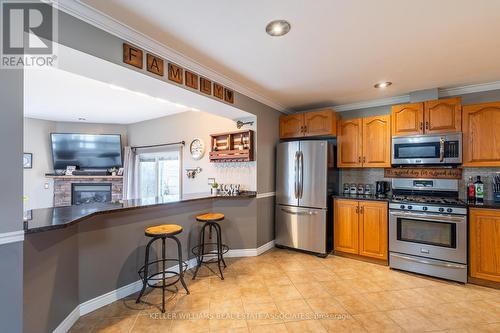 3160 Kirk Rd, Hamilton, ON - Indoor Photo Showing Kitchen