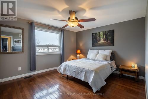 3160 Kirk Rd, Hamilton, ON - Indoor Photo Showing Bedroom