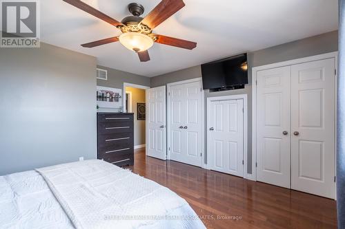 3160 Kirk Rd, Hamilton, ON - Indoor Photo Showing Bedroom