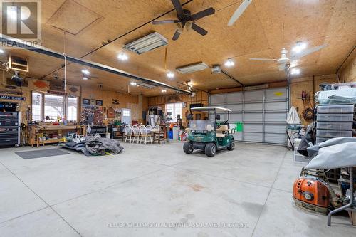 3160 Kirk Rd, Hamilton, ON - Indoor Photo Showing Garage