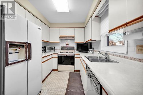 11 Glenview Crescent, London, ON - Indoor Photo Showing Kitchen With Double Sink