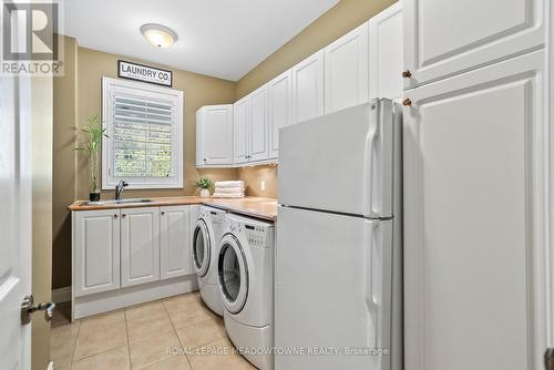 902 Gorham St, Newmarket, ON - Indoor Photo Showing Laundry Room