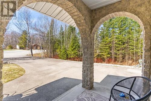 ample parking and covered entrance - 35 Sauble Woods Crescent, Sauble Beach, ON - Outdoor