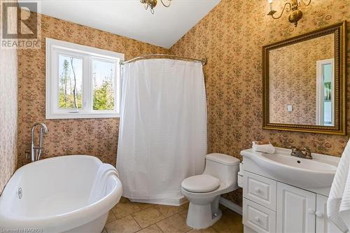 35 Sauble Woods Crescent, Sauble Beach, ON - Indoor Photo Showing Bathroom