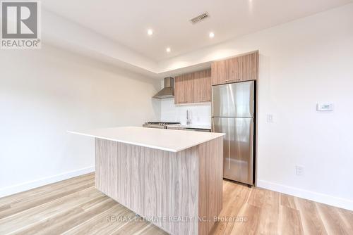 3 Flr - 26 Syndicate Avenue, Toronto, ON - Indoor Photo Showing Kitchen