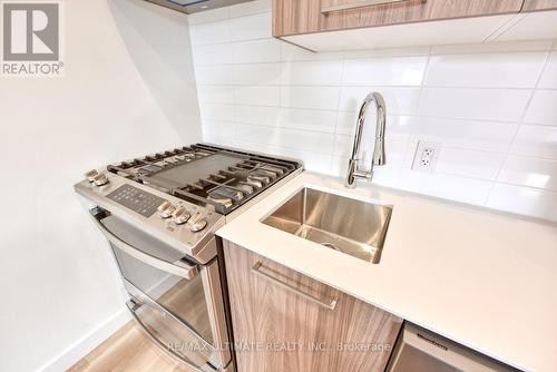 3 Flr - 26 Syndicate Avenue, Toronto, ON - Indoor Photo Showing Kitchen
