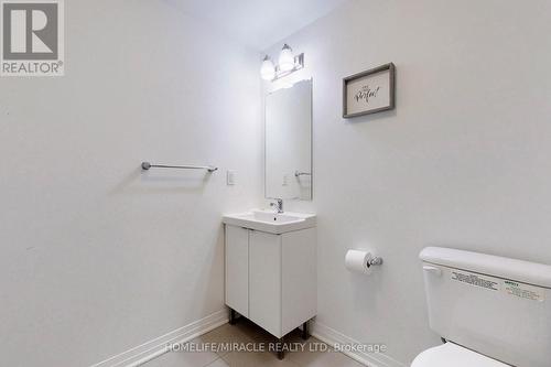 #707 -1900 Simcoe St N, Oshawa, ON - Indoor Photo Showing Bathroom