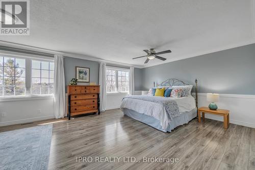 44 Rodcliff Road, New Tecumseth, ON - Indoor Photo Showing Bedroom