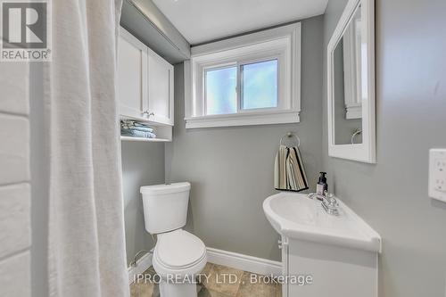 44 Rodcliff Rd, New Tecumseth, ON - Indoor Photo Showing Bathroom