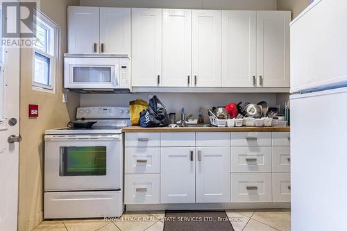 118-120 Pembroke Street, Toronto, ON - Indoor Photo Showing Kitchen
