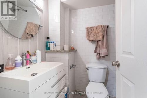 118-120 Pembroke Street, Toronto, ON - Indoor Photo Showing Bathroom