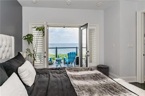 1083 Beach Boulevard, Hamilton, ON - Indoor Photo Showing Bedroom