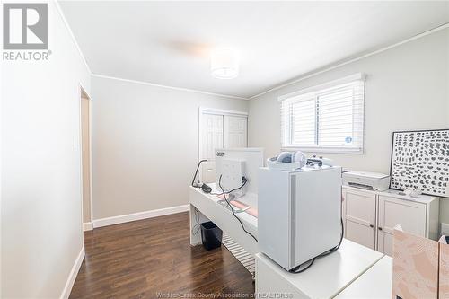 3661 Queen, Windsor, ON - Indoor Photo Showing Laundry Room