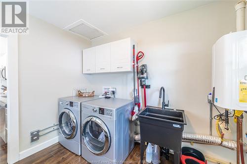3661 Queen, Windsor, ON - Indoor Photo Showing Laundry Room