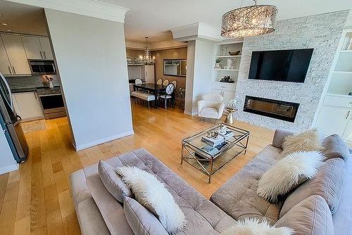 551 Maple Avenue|Unit #607, Burlington, ON - Indoor Photo Showing Living Room With Fireplace
