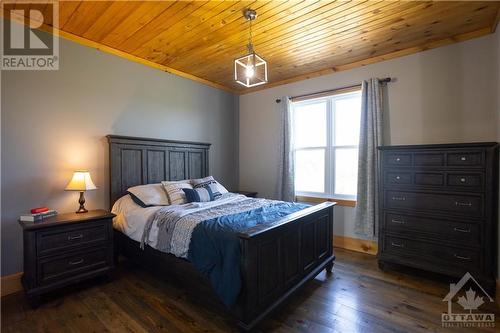 2583 Principale Street, Wendover, ON - Indoor Photo Showing Bedroom