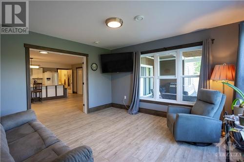 2583 Principale Street, Wendover, ON - Indoor Photo Showing Living Room