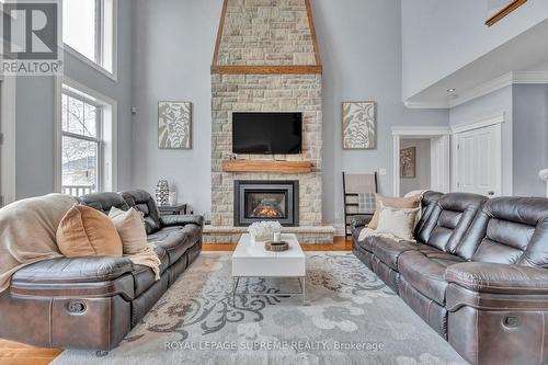 436 8Th Concession Rd E, Hamilton, ON - Indoor Photo Showing Living Room With Fireplace