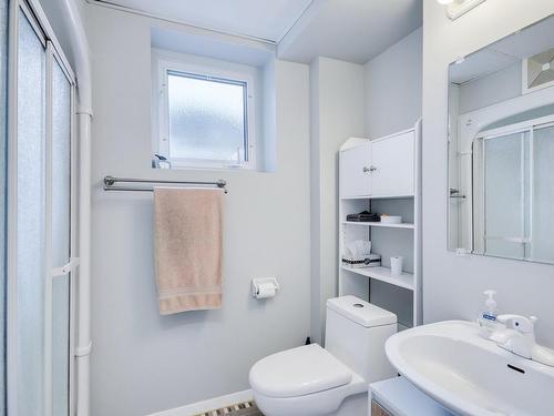Salle de bains - 15 Rue Ernest-Gaboury, Gatineau (Gatineau), QC - Indoor Photo Showing Bathroom