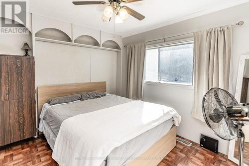 6 Darling Dr, Muskoka Lakes, ON - Indoor Photo Showing Bedroom