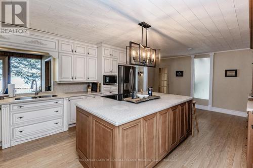 6 Darling Dr, Muskoka Lakes, ON - Indoor Photo Showing Kitchen With Double Sink